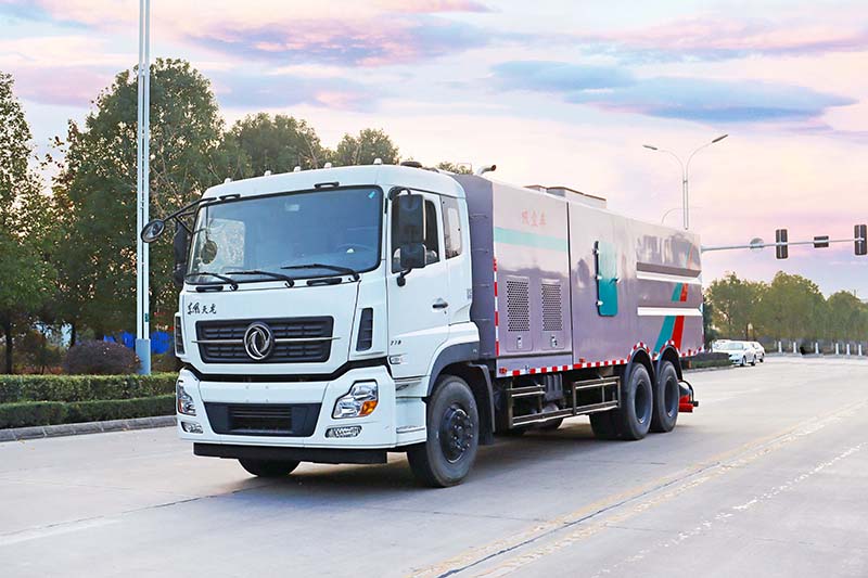 Задний двухосный пылеуборочный автомобиль Dongfeng Tianlong