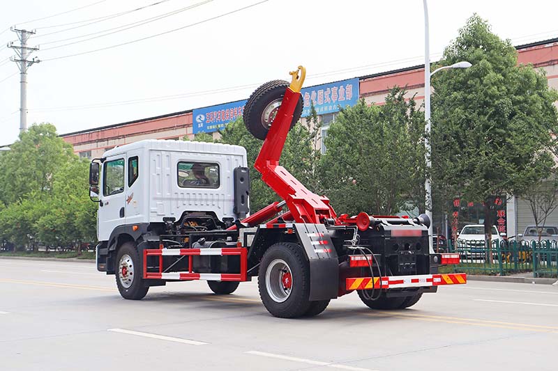 Мусоровоз с крюком Dongfeng D9