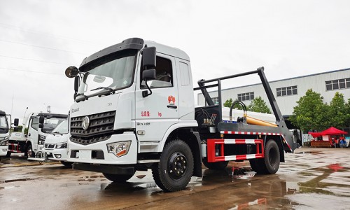 Мусоровоз Dongfeng D3 National с шестью поворотными рычагами