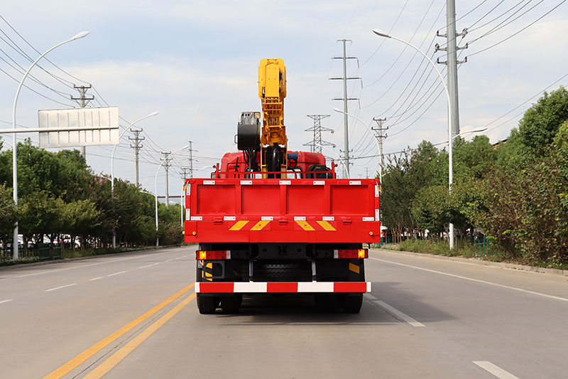 Автокран Dongfeng Tianlong