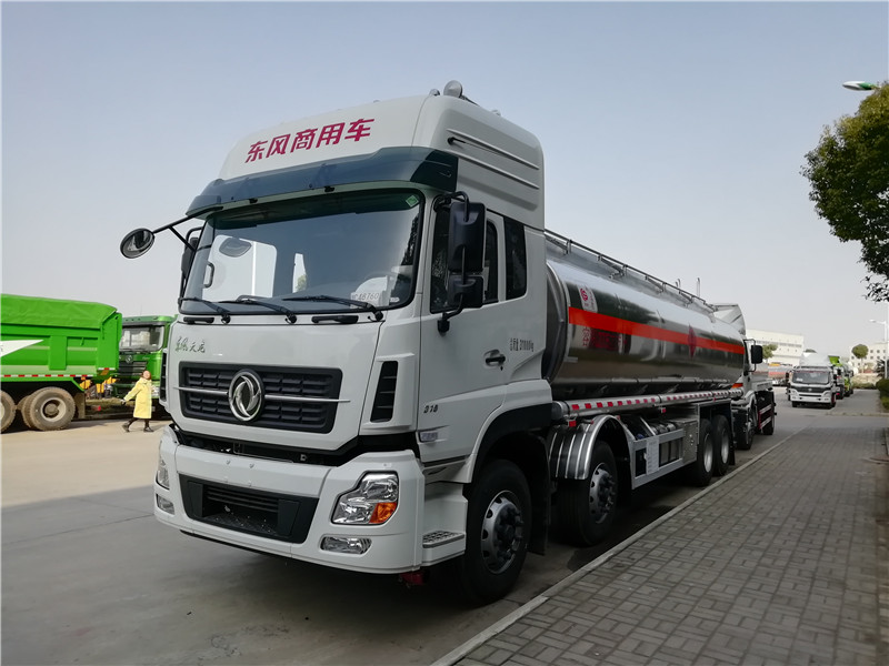 Автоцистерна Dongfeng Tianlong