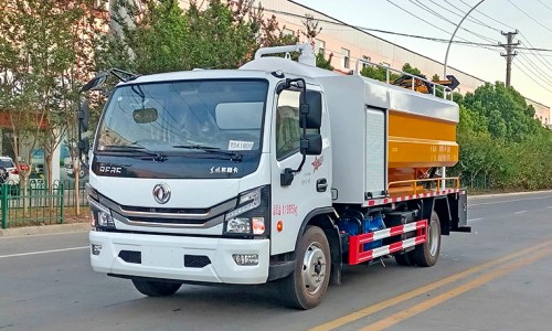 Dongfeng Dalian Dolica Грузовик для уборки и всасывания