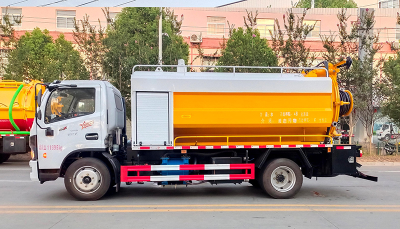 Dongfeng Dalian Dolica Грузовик для уборки и всасывания